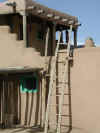 DSCN9943_edited.jpg (43793 bytes)